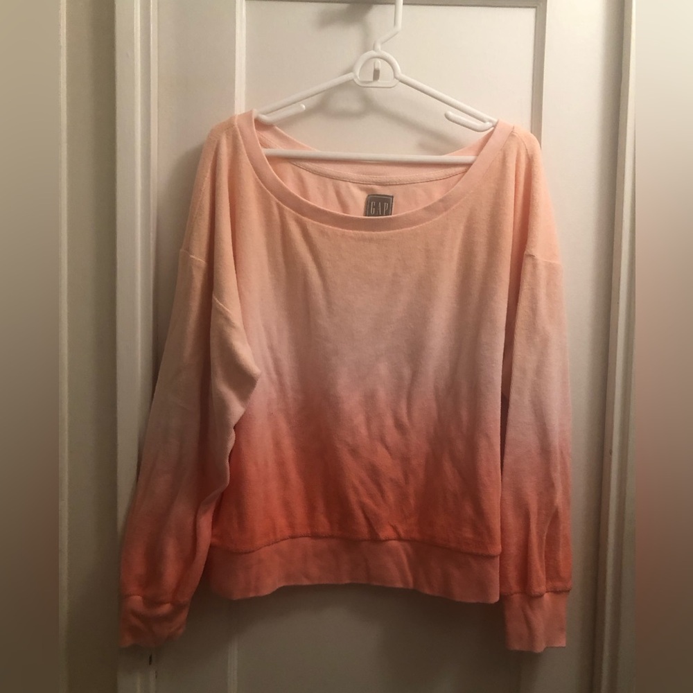 GAP Crewneck Sweatshirt in Ombre Peach